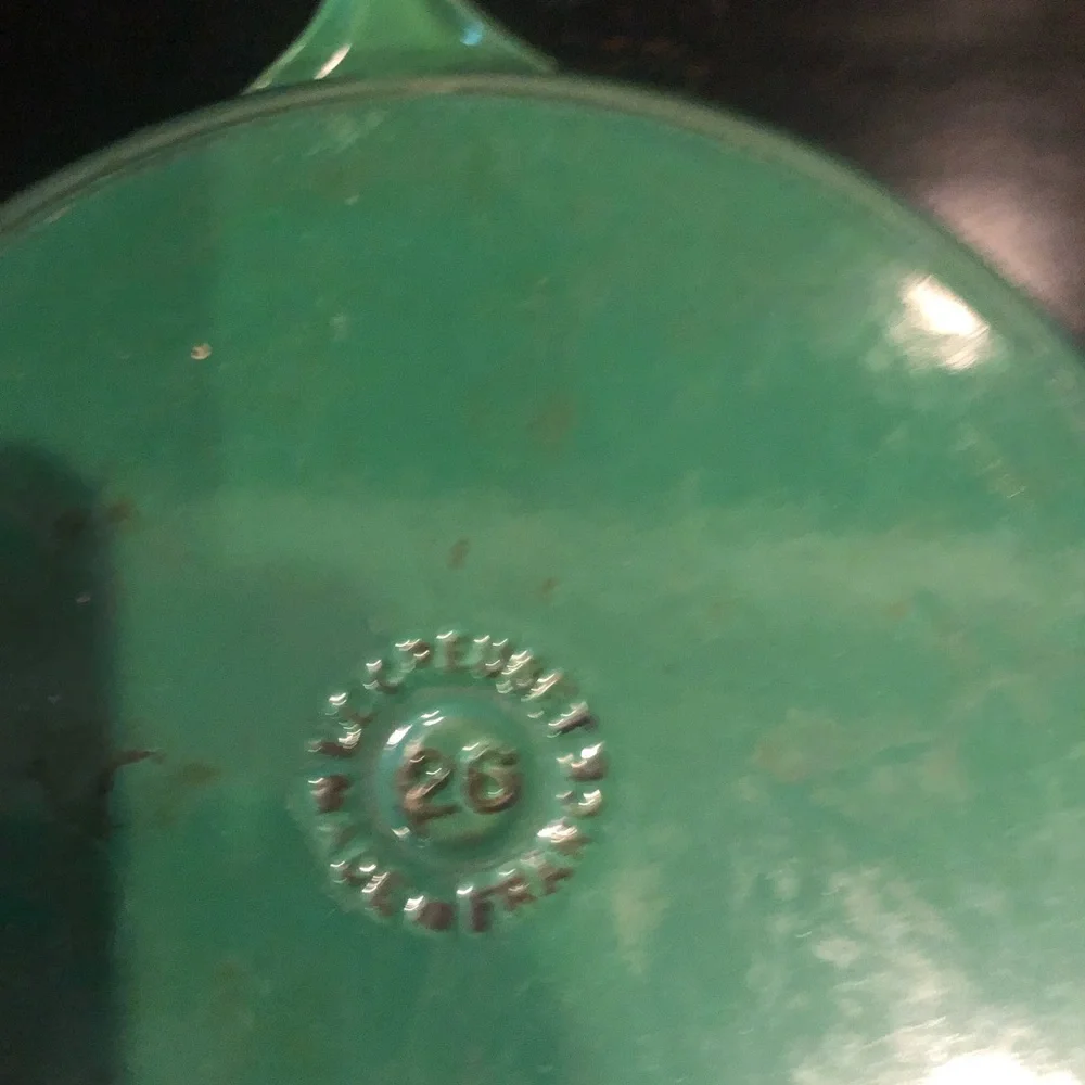 Le Creuset 26 cm fry pan cast iron green great condition preowned